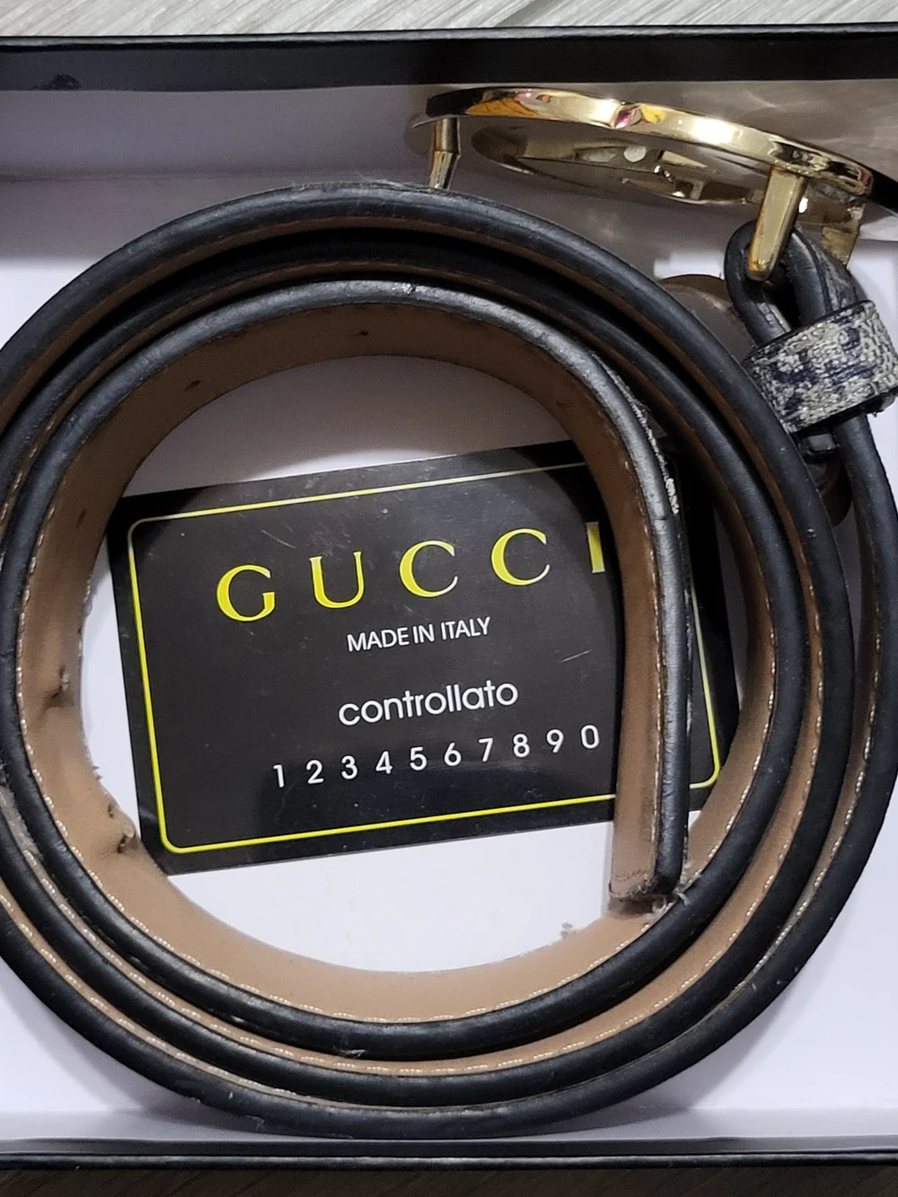 Gucci Men's Interlocking G Leather Belt in Black and Gold